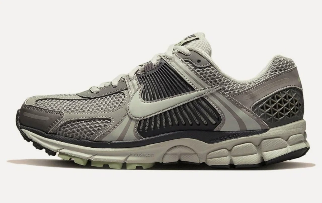 Air Zoom Vomero 5